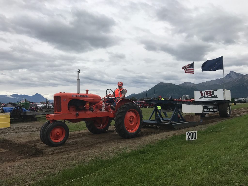 Tractor Pull photo